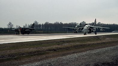 Kampfjets auf Autobahn A29