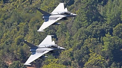 Zwei Rafale im Formationstiefflug