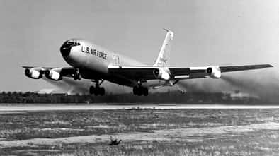 Boeing KC-135 Stratotanker beim Start