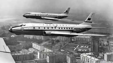 Zwei Tupolew Tu-124 der Vorserie im Formationsflug zu sehen