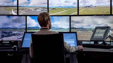 Arbeitsplatz im Remote Tower in Norwege