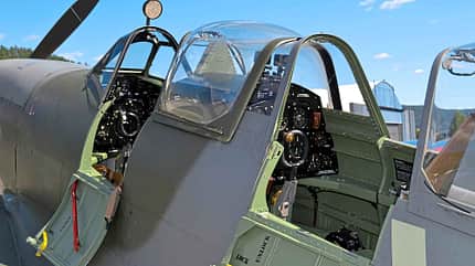 Spitfire_MkIX_EN570_Zweisitzer