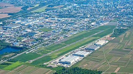 AirLeben, Frankreich-Reise, Colmar-Houssen, Flugplatz, Vogelperspektive AirLeben_Frankreich-Reise_Colmar_Flugplatz