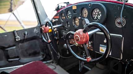 Chessna 140, Cockpit, analog Cessna_140_Cockpit