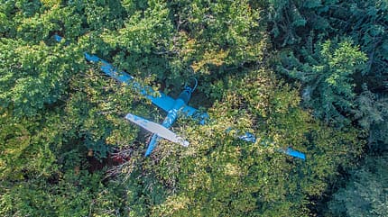 Bergung eines in den Baumwipfeln hängenden Segelfliegers