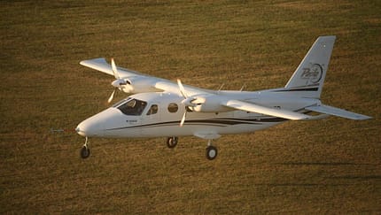 Die Tecnam P2012 Traveller fliegt