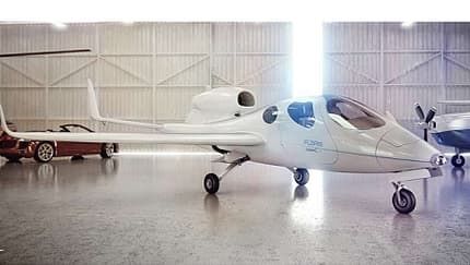 Neuer Business Jet LAR 1 feiert in Paris Premiere