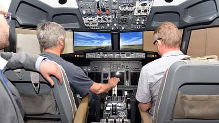Winfried Diekmann eröffnet die Flight Simulator Area