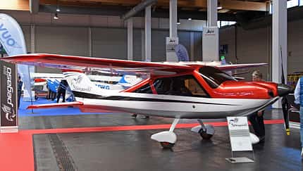 Aerospace präsentiert freitragenden UL-Hochdecker