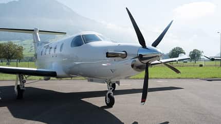 Plus bei Kolbenmotormuster und Business-Jets