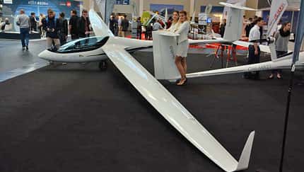 AERO 2017: Peszke Glider steigt in Rennklasse ein