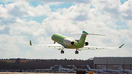 Erstflug des zweiten Testflugzeuges