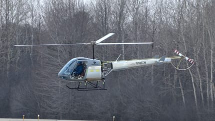 Enstrom präsentiert seinen neuen Trainer TH180