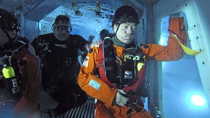 Sea Survival: Nasses Notfalltraining