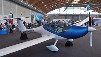 Premiere des Elektroflugzeugs Phoenix