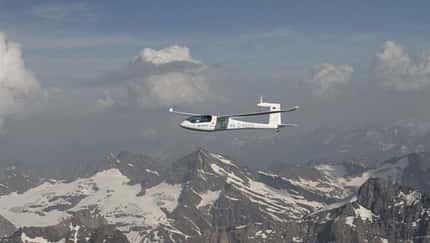Klaus Ohlmann fliegt e-Genius von der Hahnweide nach Varese