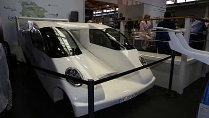 Carplane: Fliegendes Auto neu definiert