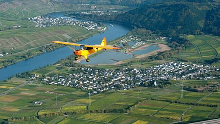 Mit der Piper L-18C entlang der Mosel