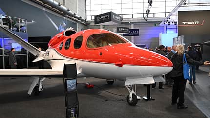 Cirrus zeigt neueste Version seines Jets SF50