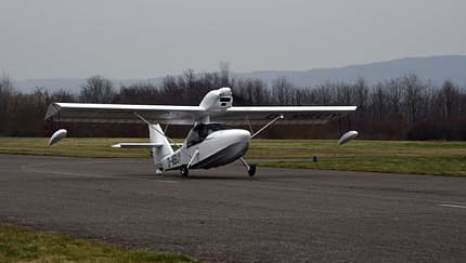 AeroVolga, Amphibienflugzeug, Ultraleichtflugzeug, Borey Ultraleicht zu Land und zu Wasser