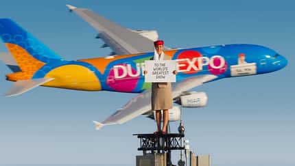 Stuntfrau trifft auf A380