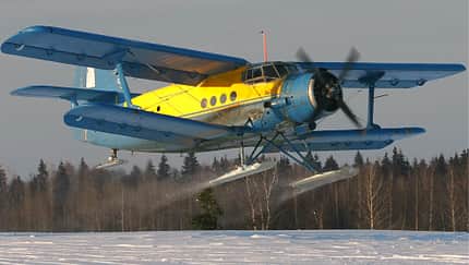 Antonw An-2 mit Skiern beim Start im winterlichen Russland. Antonw An-2 mit Skiern beim Start im winterlichen Russland.