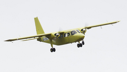 BN-2 Islander, Erstflug, Brembridge Erste neue BN-2 Islander hebt ab
