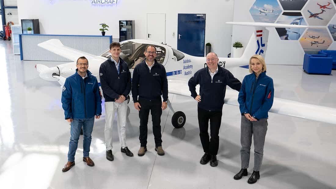 ​Aviation Academy Austria ist Erstkunde: Erste Katana DA20i „made in Austria“ übergeben