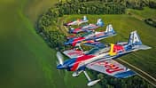 Das Flying Bulls Aerobatic Team fliegt das wohl heißeste Gerät am Kunstflug-Himmel: Die XtremeAir XA 42