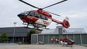 Die DRF hat ihren letzten EC145 (am Boden) durch die H145 ersetzt.